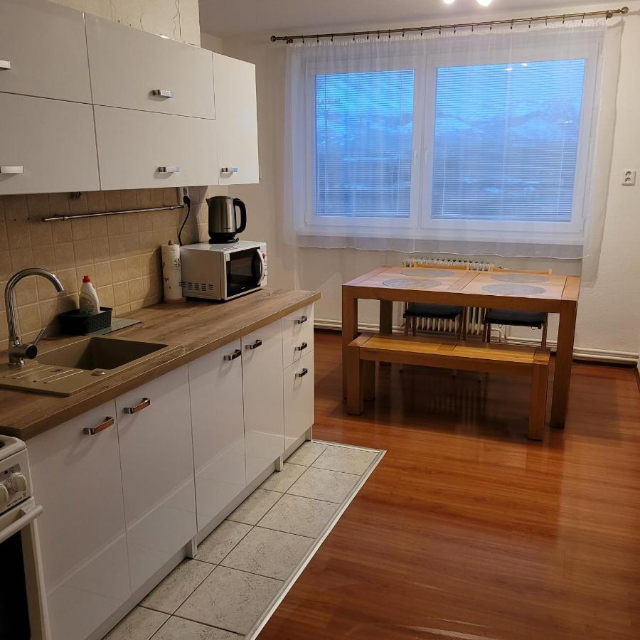 Apartman Zuzka ヴェルカー・ロムニツァ エクステリア 写真